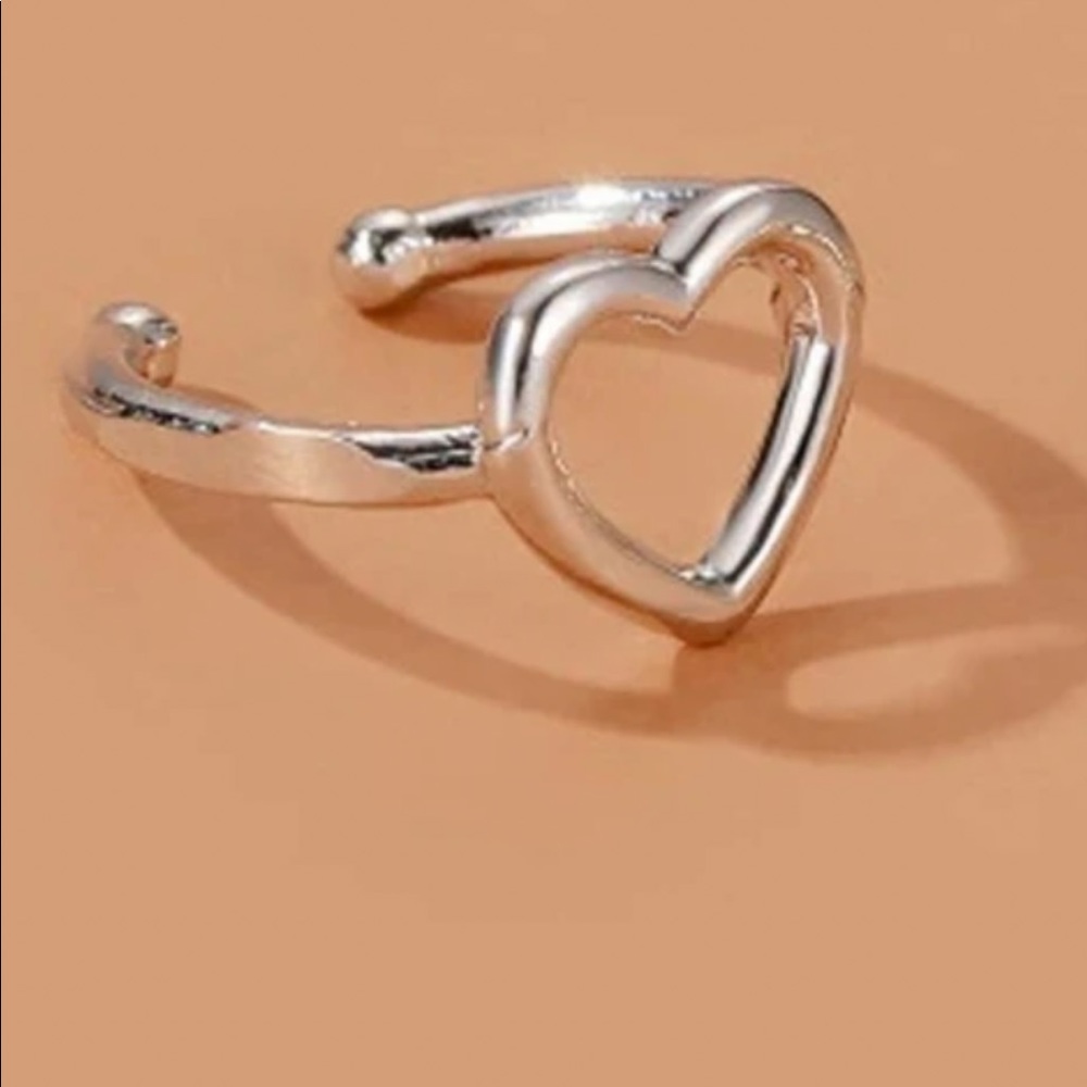 Heart ear cuff